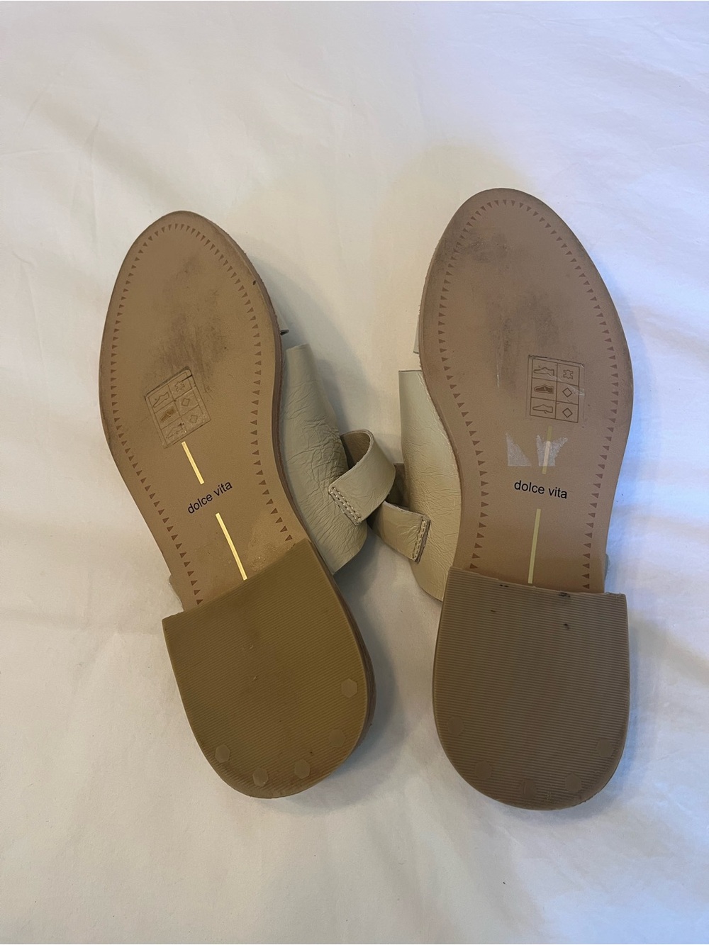 Dolce Vita Patent Cream Fisherman Slide Sandals - Picture 5 of 6